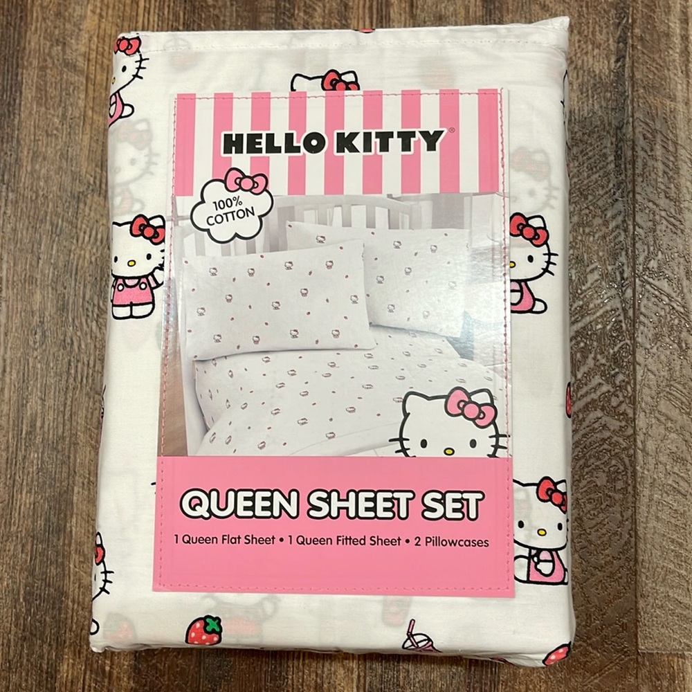 HELLO KITTY Hello Kitty Cotton Strawberry Milk Sheet Set Queen